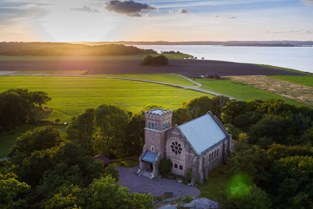 kyrkan solnedgang